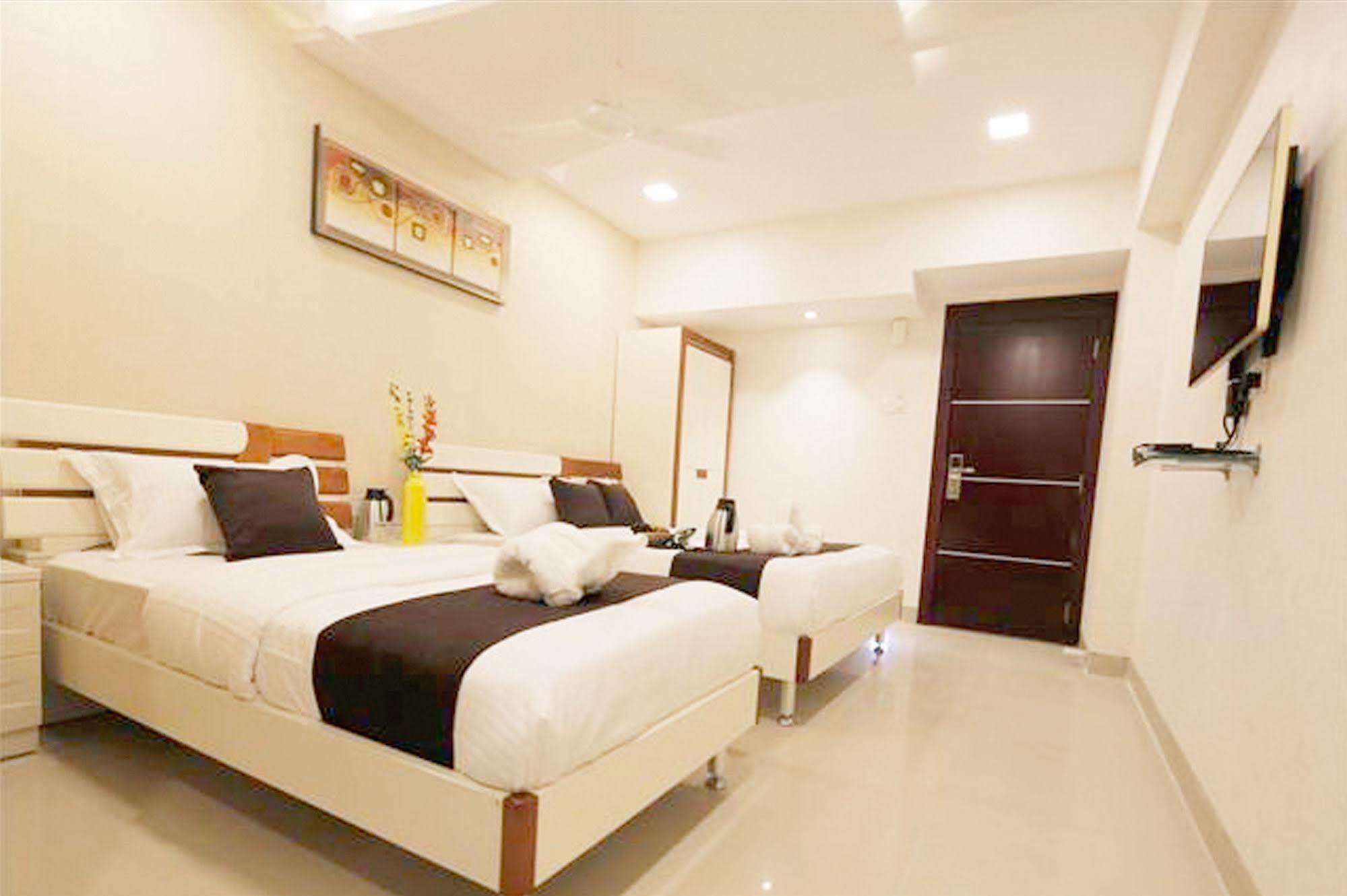 Hotel Fabexpress Annex Executive Andheri East Mumbai Exterior foto