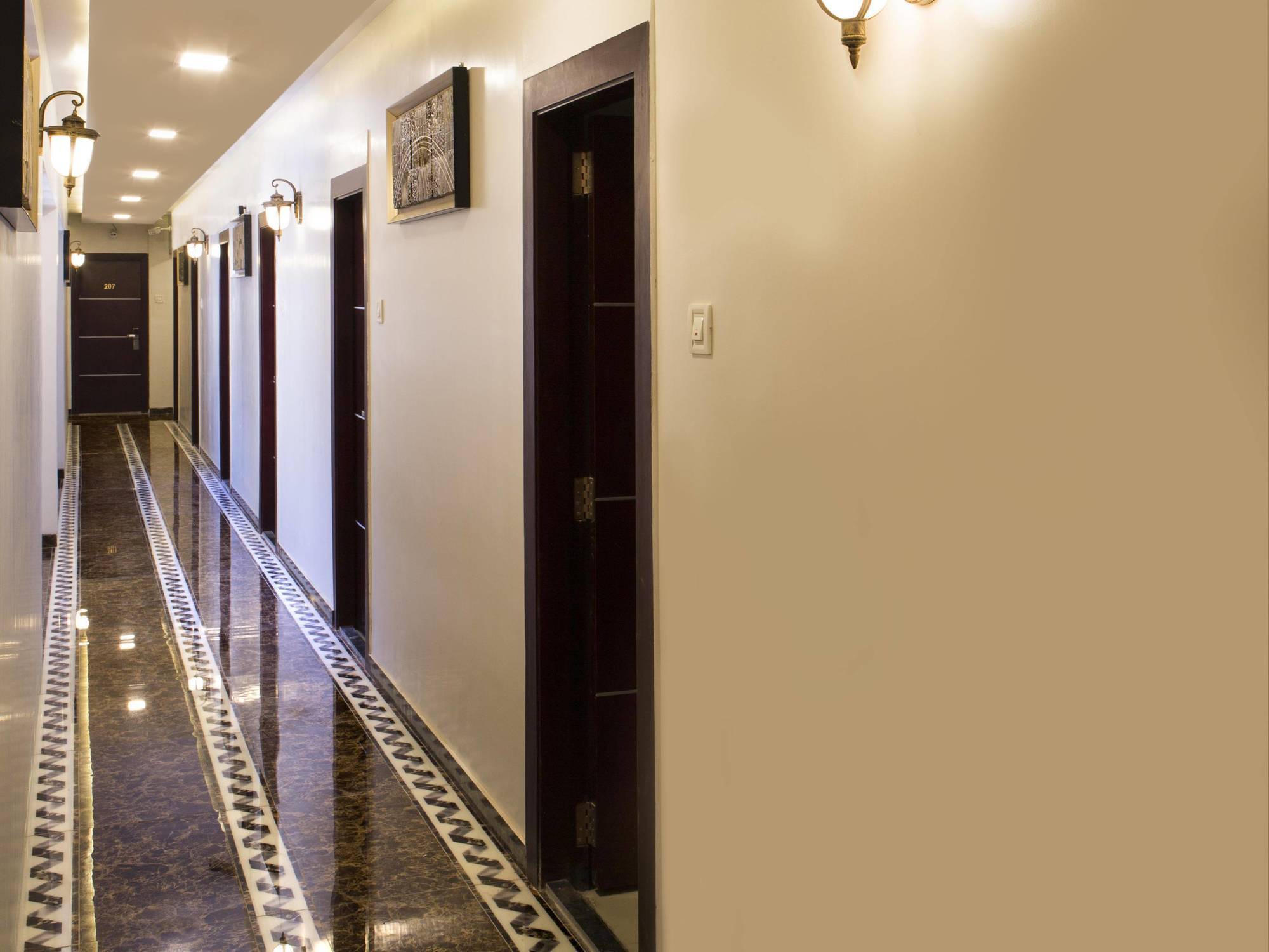 Hotel Fabexpress Annex Executive Andheri East Mumbai Exterior foto